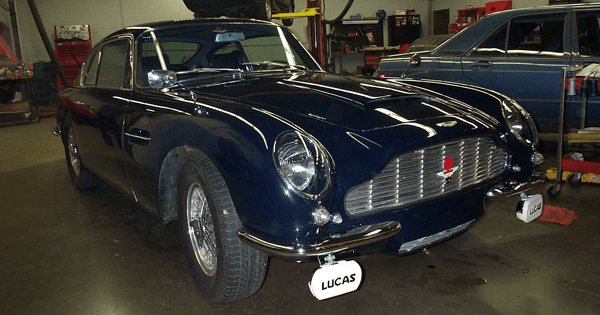 Euroauto-Share-aston-martin